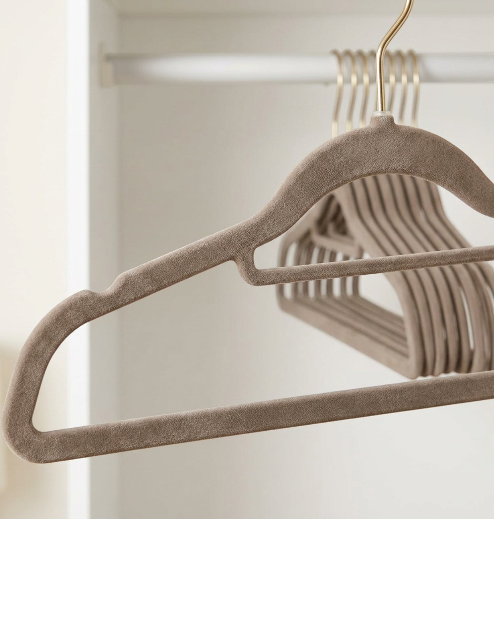 Glpwc Slim Velvet Shirt Hanger Set of 10 Taupe Brass - Detail view